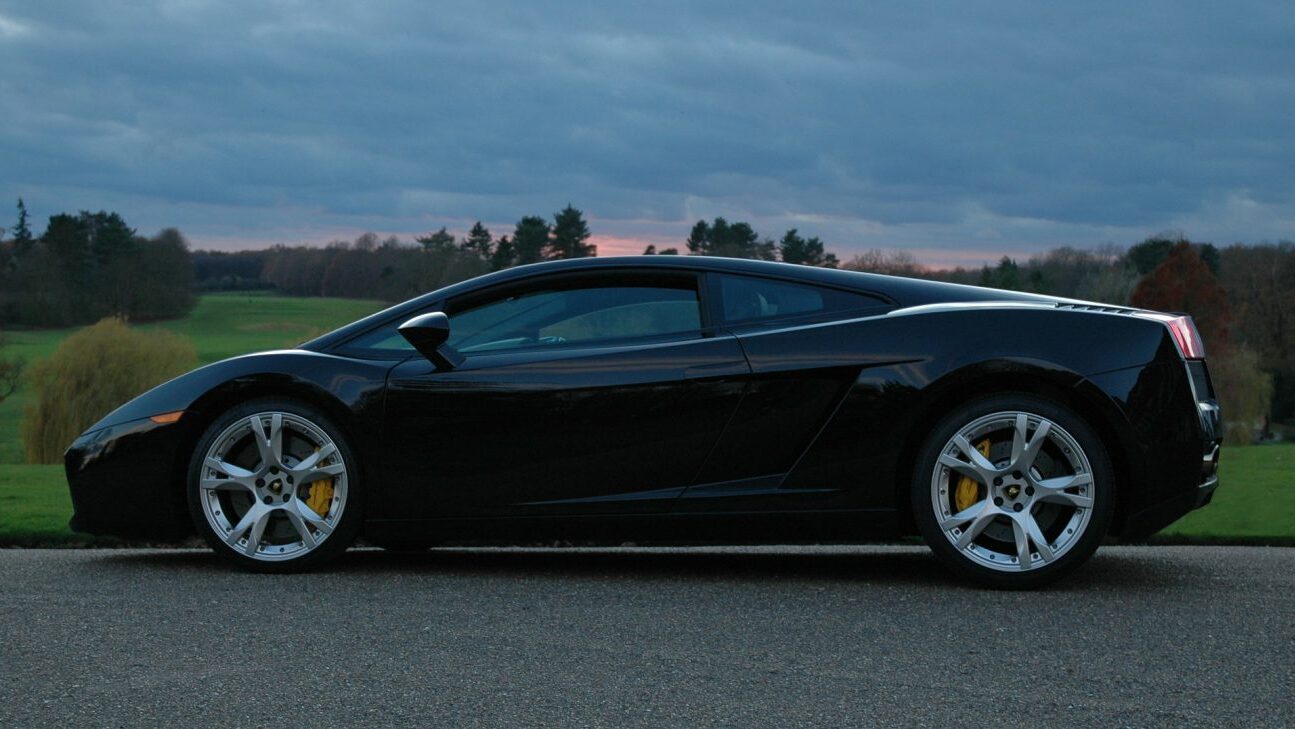 lamborghini-194484_1920