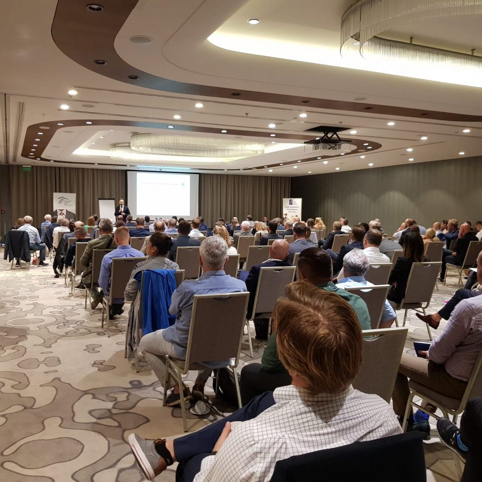 2d7b19f8-b528-45c5-813b-8e9fd35c739e