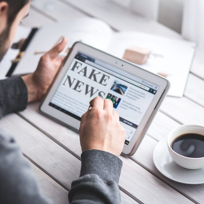 fake-news-g7b5a38269_1920
