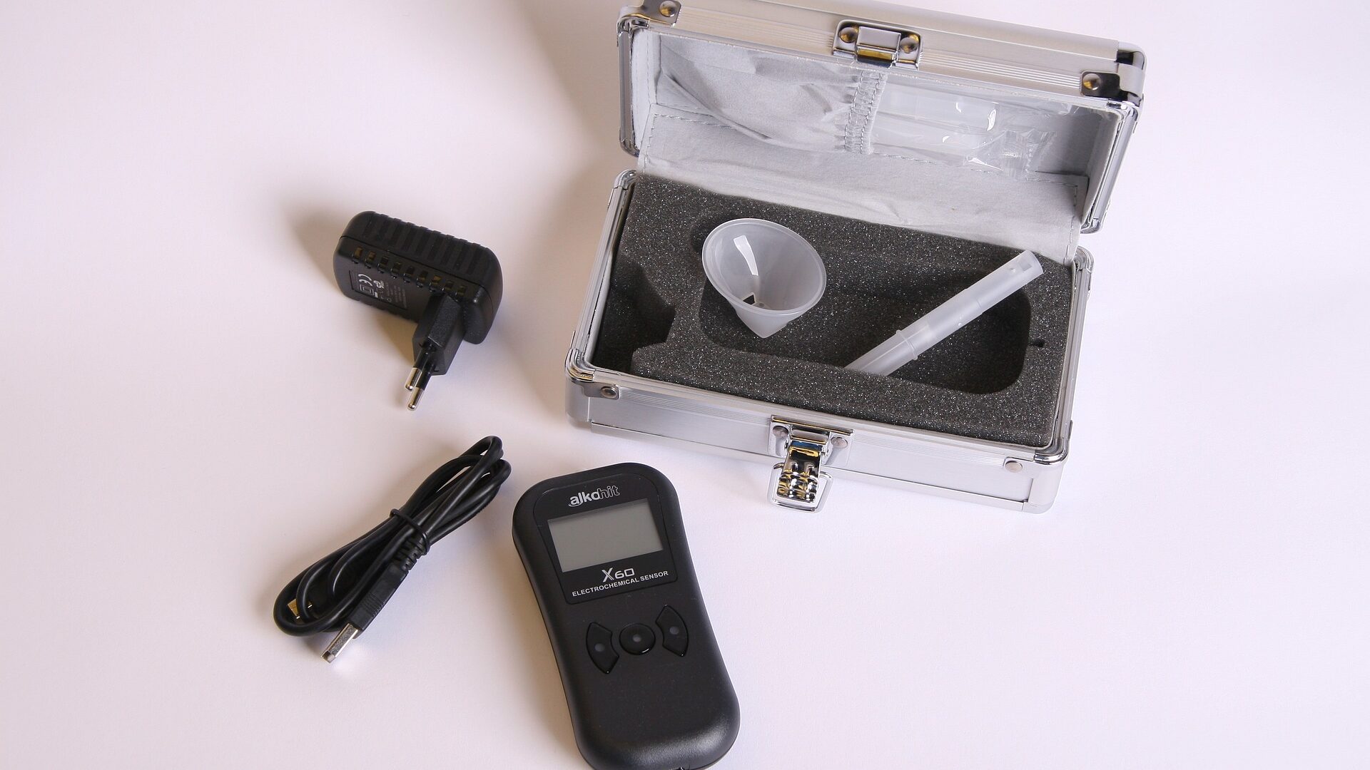 breathalyser-g633c3d0d4_1920