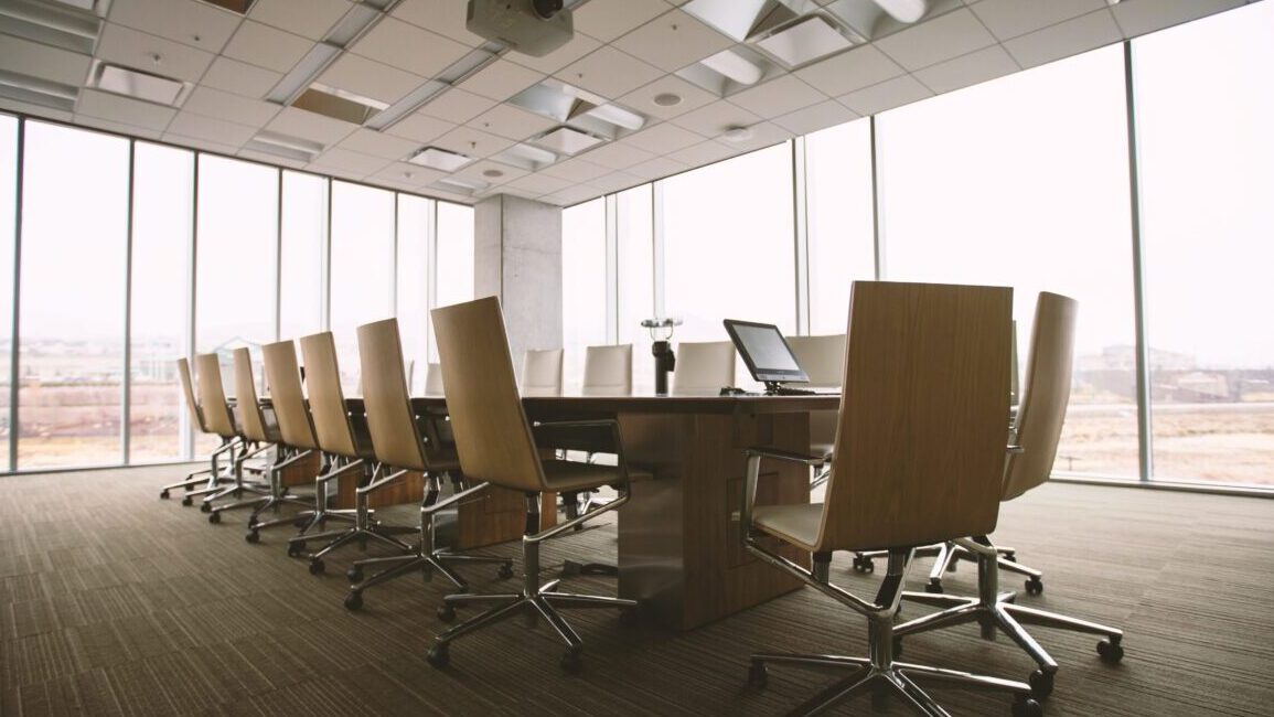 benjamin-child-GWe0dlVD9e0-unsplash-1-1300×650